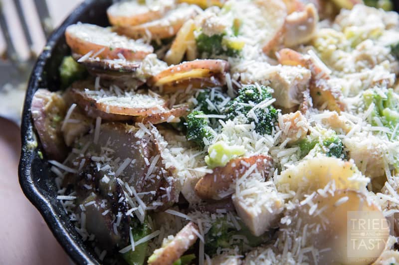 Broccoli Chicken Potato Parmesan // With only eight ingredients, this meal is so easy to throw together! You can have this any night of the week, you're family will fall in love with this easy dinner at first bite! | Tried and Tasty