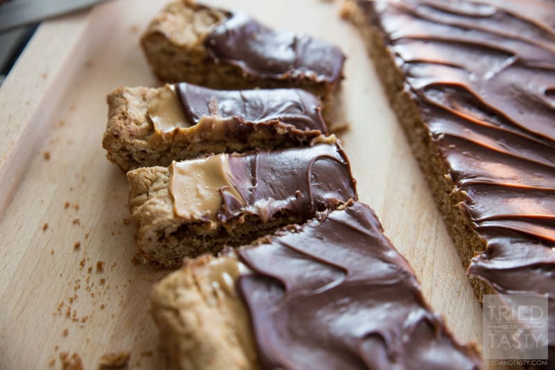 Peanut Butter Bars // Remember the yummy peanut butter bars you used to get as a kid at school? These taste just like those! They are so peanut buttery delicious! | Tried and Tasty