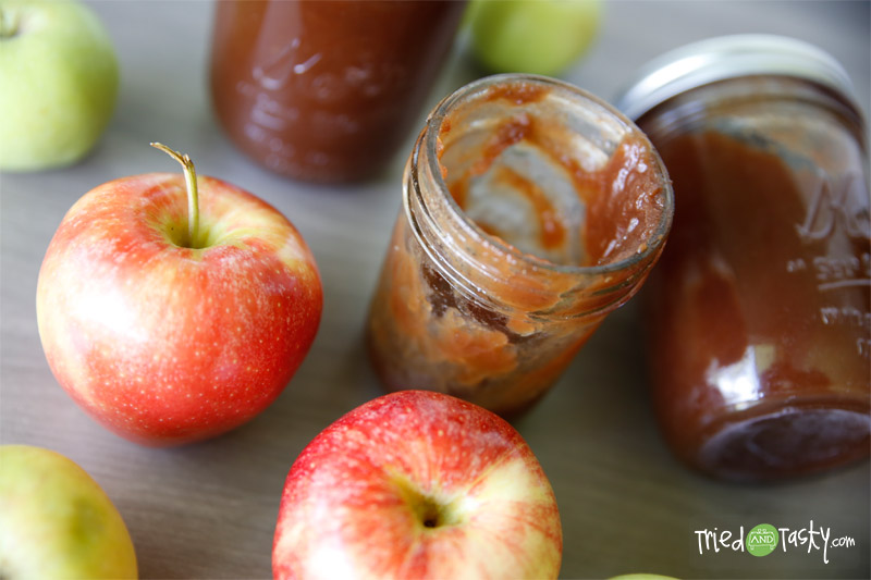 Crock Pot Apple Butter // Ever tried or heard of apple butter? Spread Apple Butter on toast, muffins, pancakes! Or with cottage cheese, over pork roast while the roast is cooking; add a little to pork gravy; add to baked beans, or mix with plain or vanilla yogurt! | Tried and Tasty