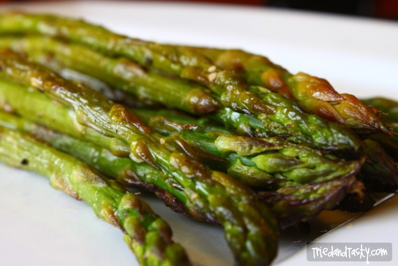 Roasted Parmesan Asparagus // This is a fast and easy side to any dinner! | Tried and Tasty