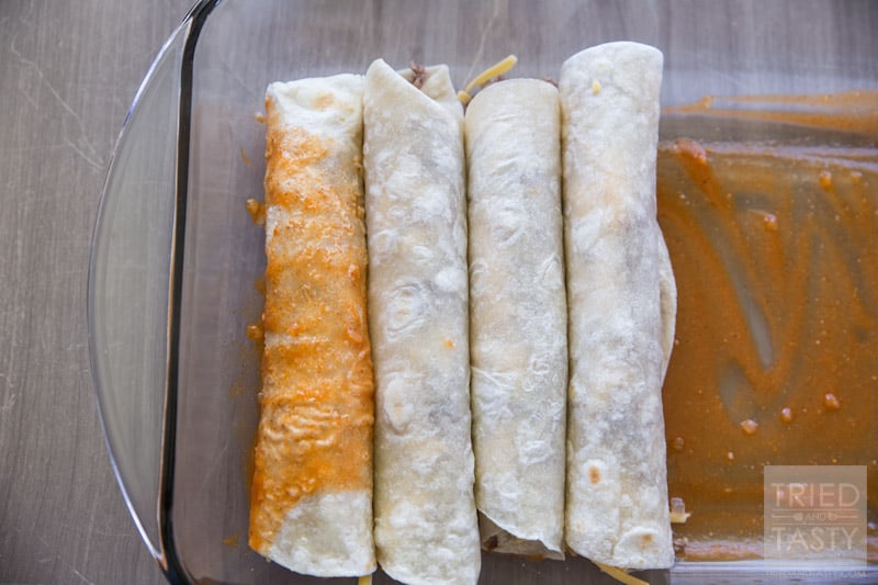 Beef Enchiladas // These beef enchiladas are a quick & easy favorite. You've had chicken enchiladas, why not try these for a change to spice up your Mexican dinner! | Tried and Tasty
