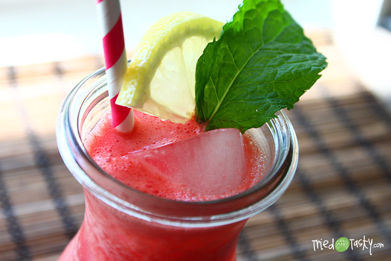 Watermelon Lemonade // This Watermelon Lemonade is refreshing and delicious! | Tried and Tasty