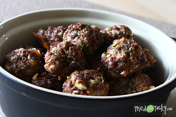 Healthy Baked Meatballs // These homemade meatballs are SO good - you'll never want pre-packaged again! | Tried and Tasty