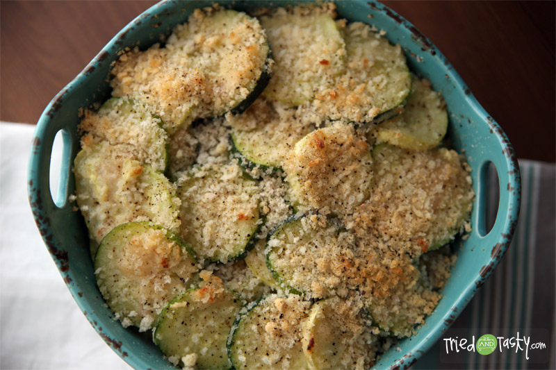 Zucchini & Yellow Squash Gratin // This Zucchini & Yellow Squash Gratin is the perfect side dish to some grilled chicken and it comes together in a cinch! | Tried and Tasty