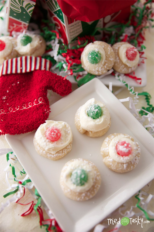 Sugarplum Thumbprints // These sweet little cookies are festive and fun! | Tried and Tasty