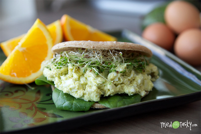 Healthy Avocado & Egg Sandwiches // Not only is this healthy, but it's also FILLING!  A nice twist on the classic egg salad! | Tried and Tasty