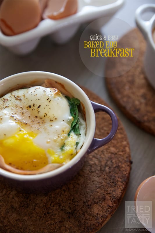 Quick & Easy Baked Egg Breakfast // Throw this well balanced healthy breakfast together in no time and start your day in the most flavorful and delicious way! | Tried and Tasty
