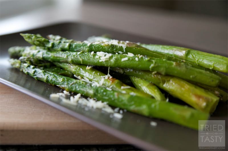 Quick & Easy Asparagus // A quick & easy side dish that will compliment any meal! | Tried and Tasty