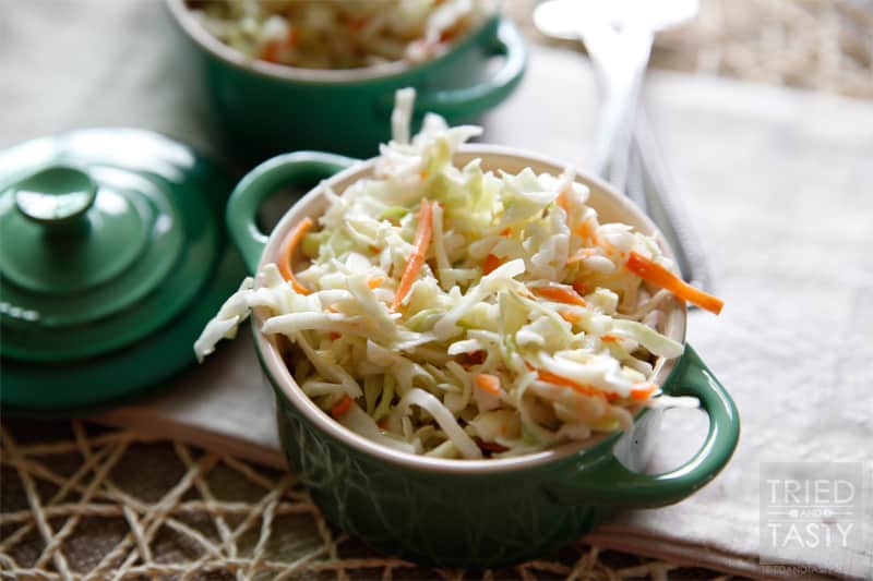 Quick & Easy Homemade Coleslaw Recipe // Nothin beats a crisp coleslaw to add to your favorite summer meal. Whip this up in no time and serve along side your favorite burgers, some fresh fruit a delicious potato salad and ice cold lemonade! | Tried and Tasty