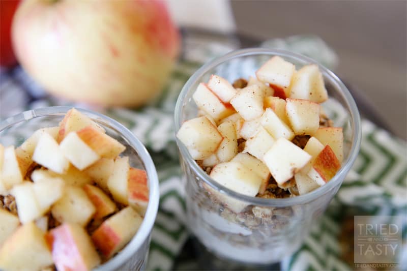 Apple Pie Parfait // A perfect healthy fall breakfast idea that's completely guilt free! | Tried and Tasty