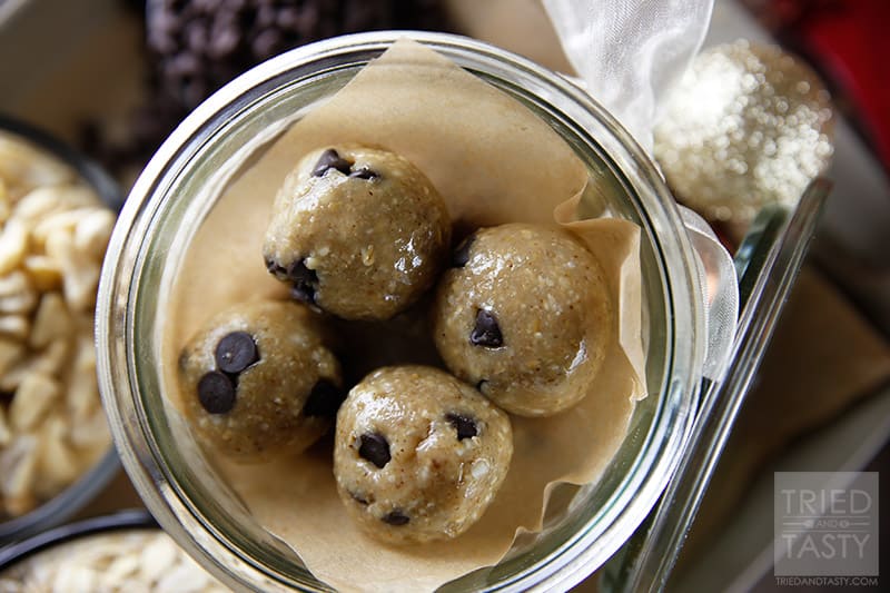 Raw Chocolate Chip Cookie Dough Bites // These are a great alternative to regular chocolate chip cookie dough balls. They are equally healthy and delicious! | Tried and Tasty