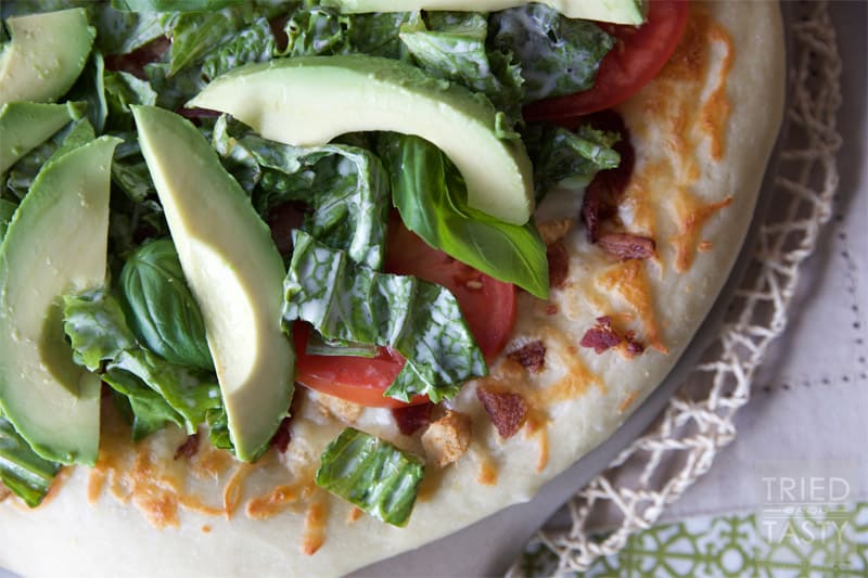 Copycat CPK California Club Pizza // This Copycat CPK California Club Pizza is an identical (if you ask me) replica of the original restaurant pizza. If you are a fan of the club sandwich, you will be a fan of this pizza! | Tried and Tasty