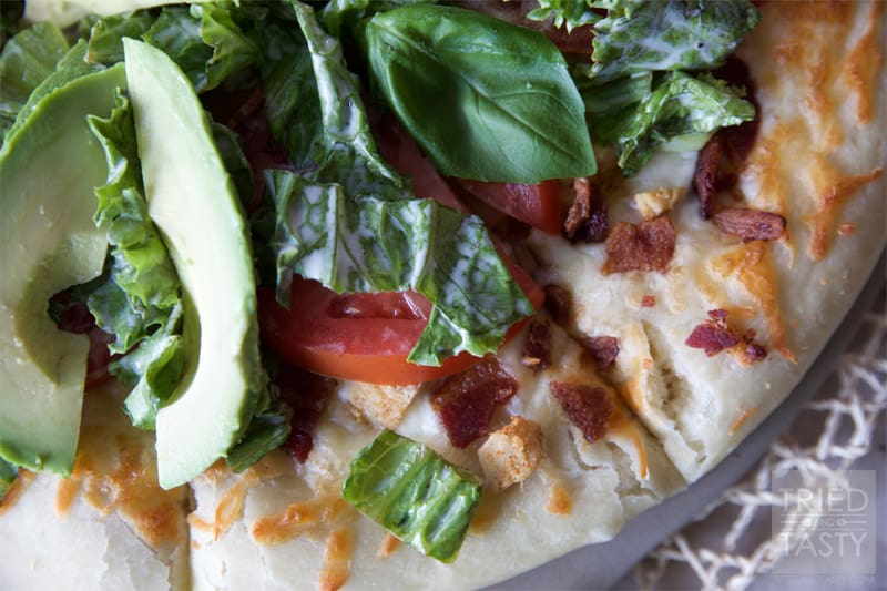 Copycat CPK California Club Pizza // This Copycat CPK California Club Pizza is an identical (if you ask me) replica of the original restaurant pizza. If you are a fan of the club sandwich, you will be a fan of this pizza! | Tried and Tasty