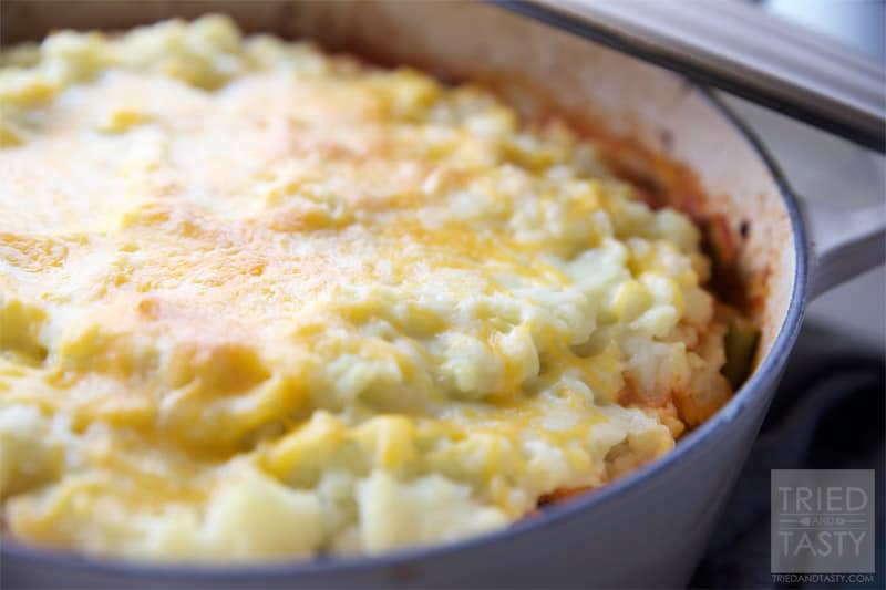 Mashed Cauliflower Shepherd's Pie // A healthy delicious & quick meal. With the exception of steaming the cauliflower, this Shepherd's Pie is a one pot meal: easy peasy! | Tried and Tasty