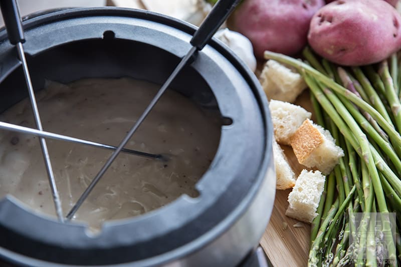 Copycat Melting Pot Traditional Swiss Fondue // The perfect romantic dinner idea for any special occasion! | Tried and Tasty
