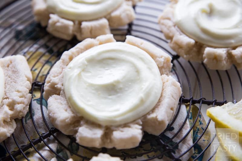 Lemon Swig Sugar Cookies // If you are a fan of citrus, you will be a fan of these Lemon 'Swig' Style Sugar Cookies. They are perfectly soft, sweet, and oh so lemony! | Tried and Tasty