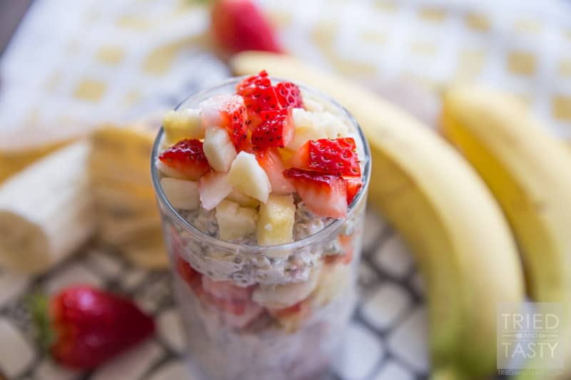 Strawberry & Banana Overnight Oats | Prep your breakfast the night before with these easy overnight oats with only 4 ingredients plus your fruit, you will have a healthy filling breakfast! | Tried and Tasty