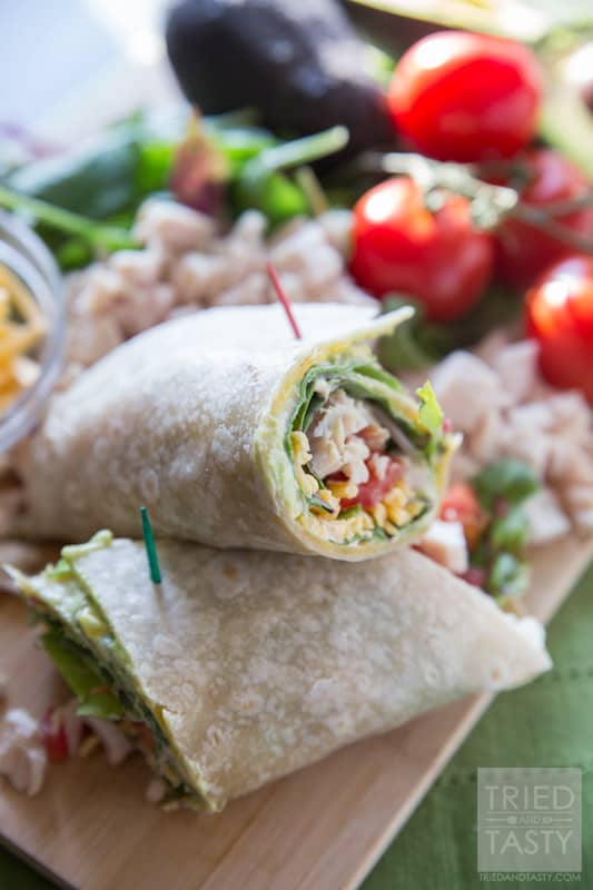 Southwestern Chipotle Chicken Wrap // Do you need easy lunch or dinner ideas that are delicious and healthy? This wrap needs yo be your new GO-TO! It's packed with flavor and ultra healthy! | Tried and Tasty