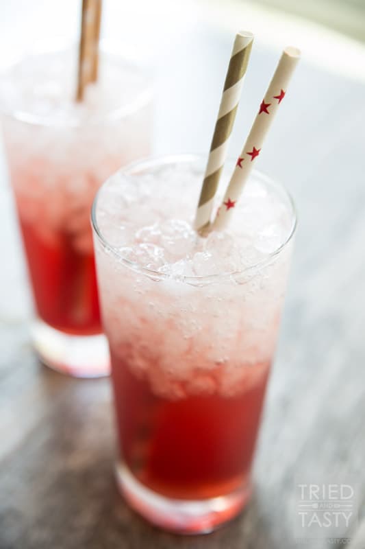 Apple Pomegranate Soda // Tis the season for 'fru fru' drinks! This non-alcoholic 'spritzer' of sorts is perfect for the entire family. Pairs perfectly with your holiday appetizers! | Tried and Tasty