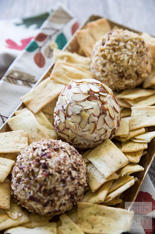 Artichoke & Jalapeno Cheeseball // This quick & easy appetizer is PERFECT for the holidays and only has FOUR ingredients! Simple & delicious, the perfect party starter! Great served with your favorite crackers or pita chips. | Tried and Tasty