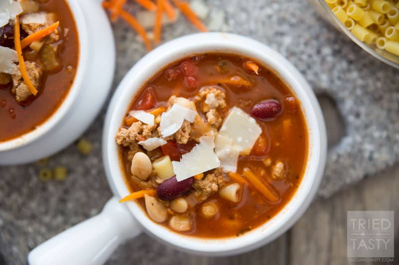 Copycat Olive Garden Pasta e Fagioli // If you've ever tried this soup at Olive Garden, chances are you'd love to be able to make it at home. Now you can with this delicious copycat recipe! This healthy soup is hearty, filling, and simple to throw together! | Tried and Tasty