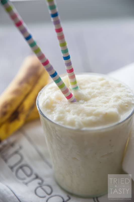 Pineapple Banana Breakfast Smoothie // Looking for a great smoothie for breakfast? Try this fruity combo that is cool, refreshing, and delicious! | Tried and Tasty