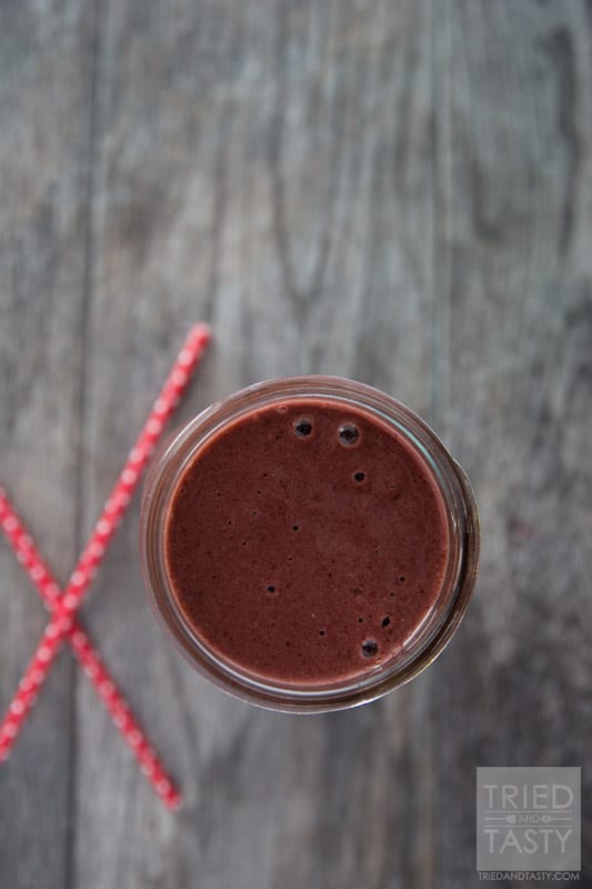 Red Velvet // Clean up your diet with this excellent healthy and delicious smoothie. With just a touch of chocolate, this is the healthiest red velvet you'll ever devour! Enjoy this as a diet jumpstart, healthy snack, or holiday treat! | Tried and Tasty
