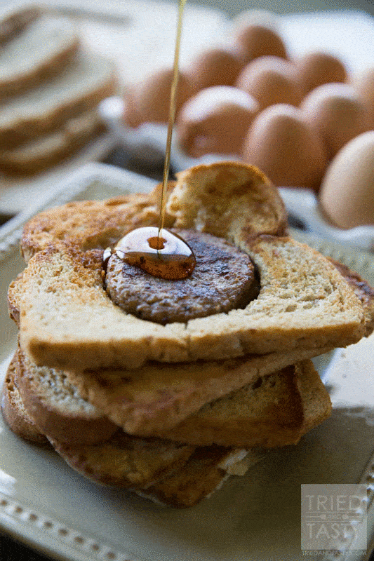 Sausage In A Hole Toast / You've seen egg in a hole, but have you seen sausage in a hole? This toast is the most delicious and easy way to start your morning. With only 5 ingredients you'll have a filling & fun breakfast the whole family will love! | Tried and Tasty
