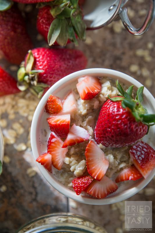 Strawberries and Cream Oatmeal // This simple no-refined-sugar-added oatmeal is an excellent way to begin your day. Made with only four ingredients you'll have the most delicious and nutritious breakfast perfect any morning of the week! | Tried and Tasty