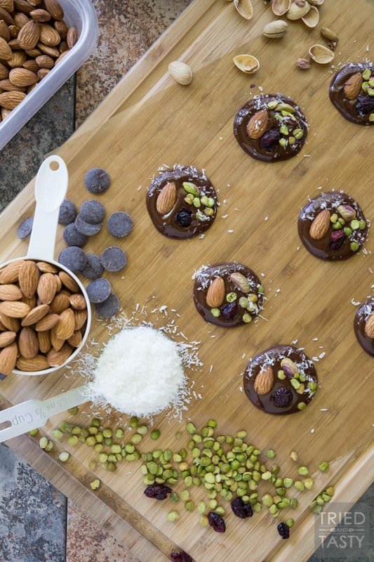 Dark Chocolate Superfood Bites // There's something about snacking on a delicious treat that's also wholesome. These yummy bites only have six ingredients and are loaded with nutrients. From the dark chocolate to the lentils. Yep, lentils! | Tried and Tasty