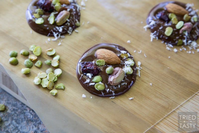 Dark Chocolate Superfood Bites // There's something about snacking on a delicious treat that's also wholesome. These yummy bites only have six ingredients and are loaded with nutrients. From the dark chocolate to the lentils. Yep, lentils! | Tried and Tasty