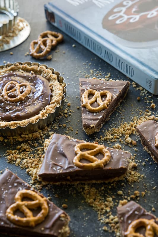 Pretzel, Caramel, and Milk Chocolate Tart // If you like the sweet and salty combo, then I can guarantee that you will LOVE these tarts. The perfect combination of sweet and salty, the perfect amount of sweetness and the showstopper of the party! | Tried and Tasty